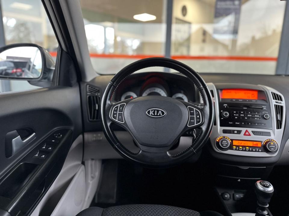 Kia Ceed 2009 — photo 8