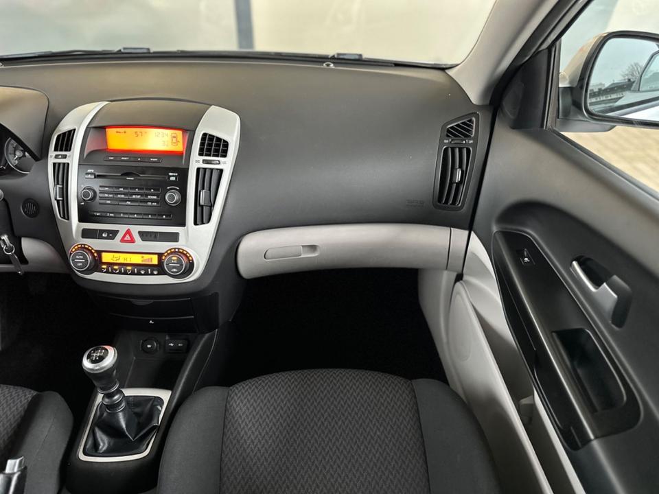 Kia Ceed 2009 — photo 9