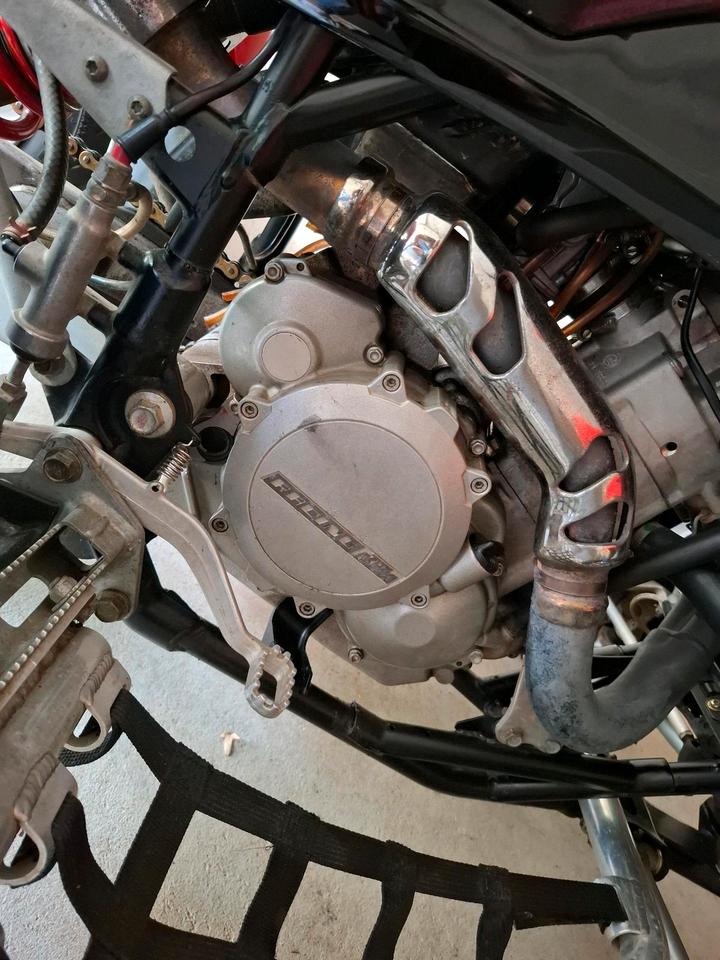 Weitere Motorräder Polaris outlaw 450er KTM motor 2009 — photo 9