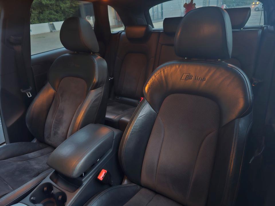 Audi Q5 2009 — photo 11