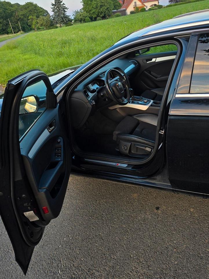 Audi A4 2011 — photo 10