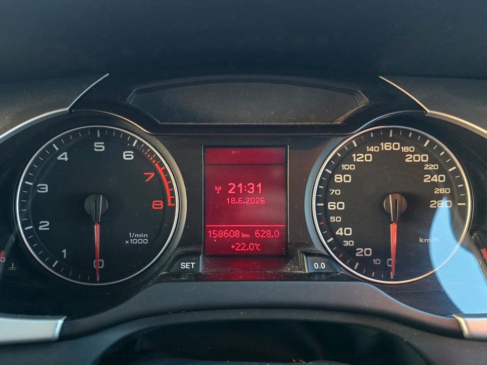 Audi A4 2011 — photo 12