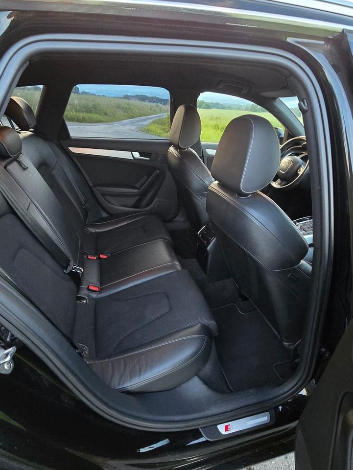 Audi A4 2011 — photo 8