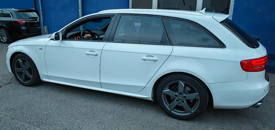 Audi A4 2012 — rear view
