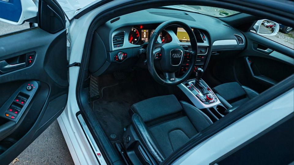 Audi A4 2012 — interior