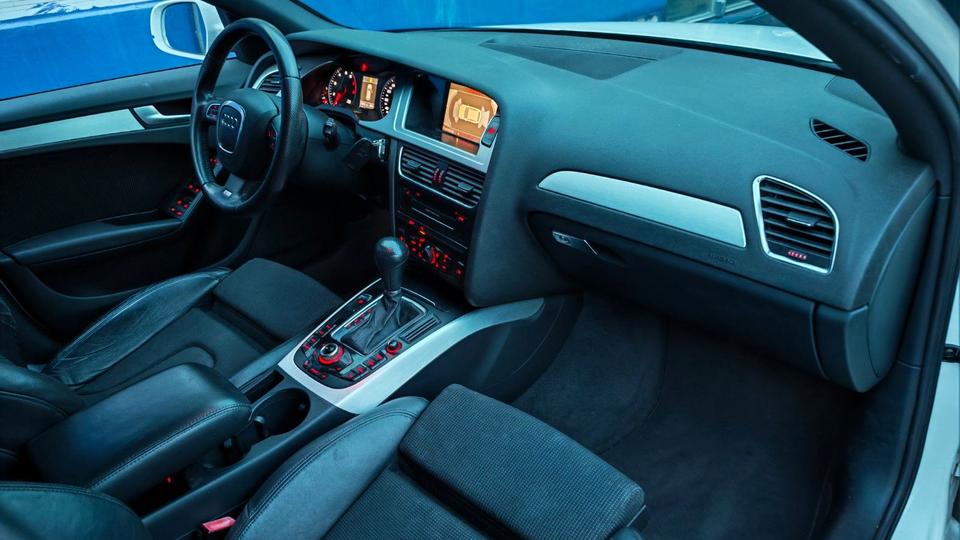 Audi A4 2012 — photo 8