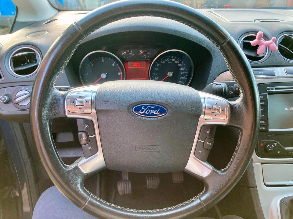 Ford S-Max 2011 — двигун