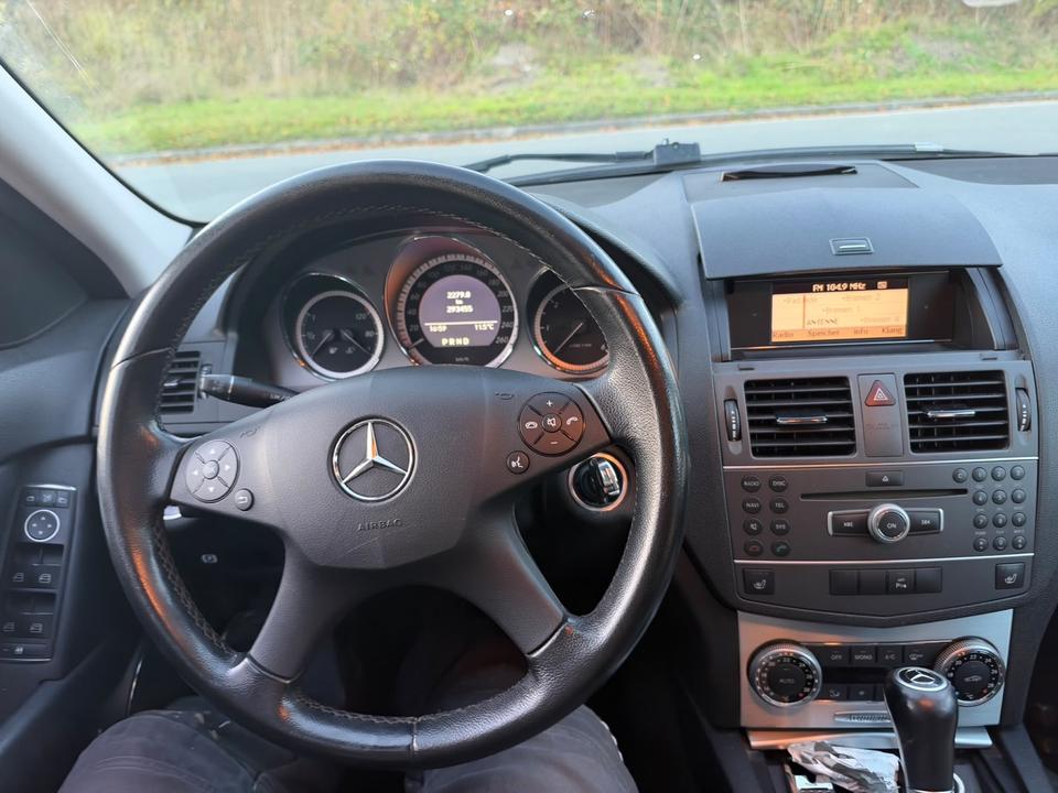 Mercedes Benz C 220 2010 — photo 8