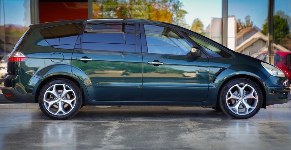 Ford S-Max 2009 — photo 10