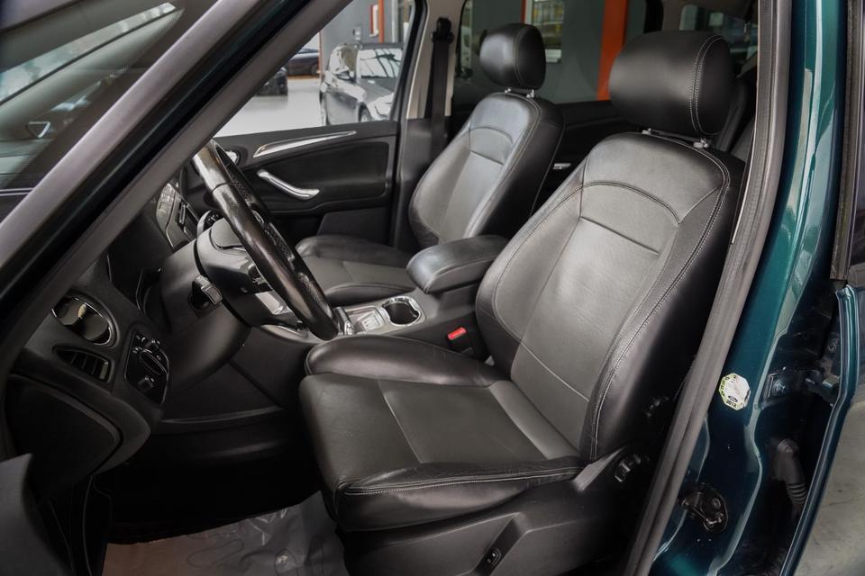 Ford S-Max 2009 — photo 13