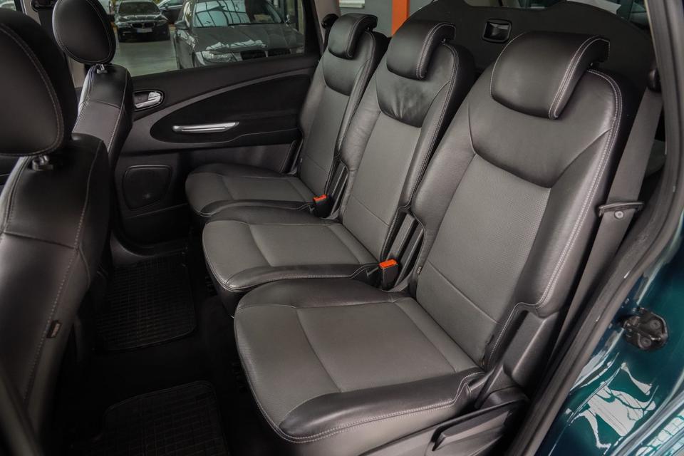 Ford S-Max 2009 — photo 14