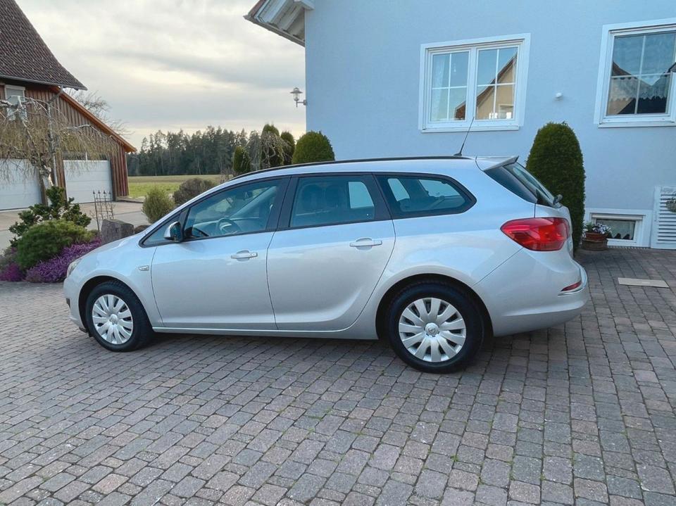 Opel Astra 2014 — engine