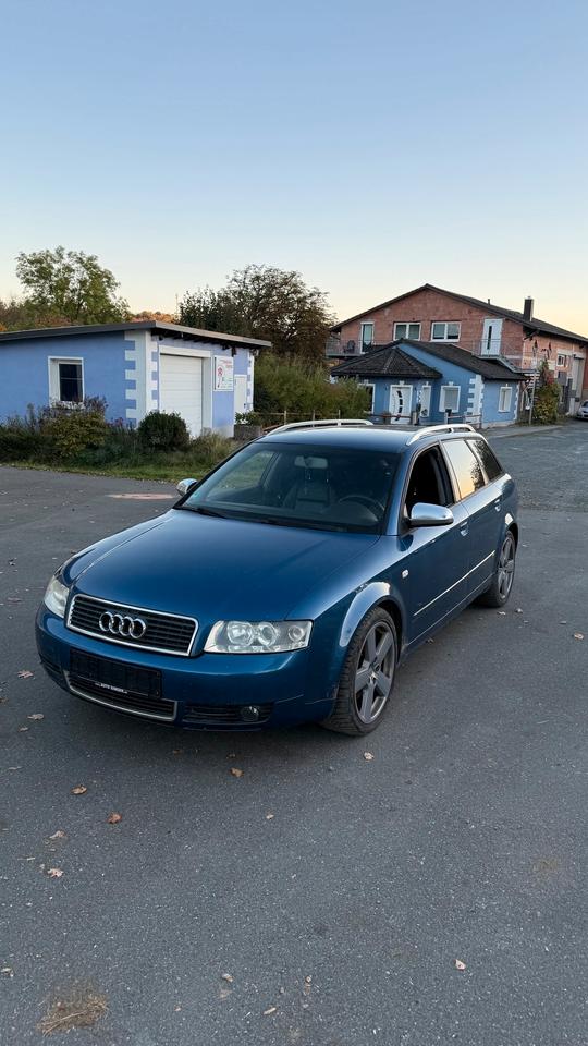 Audi A4 2004 — вигляд ззаду