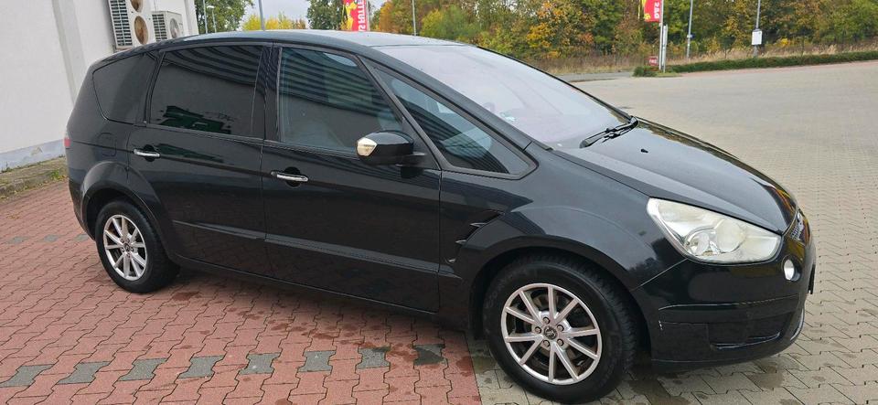 Ford S-Max 2009 — photo 11