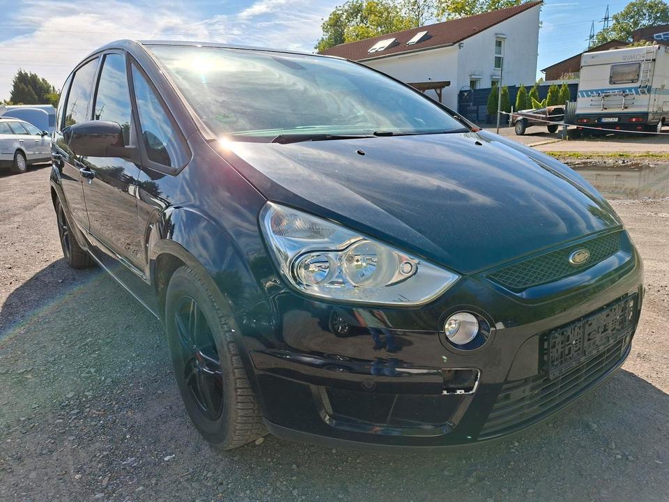 Ford S-Max 2008 — rear view