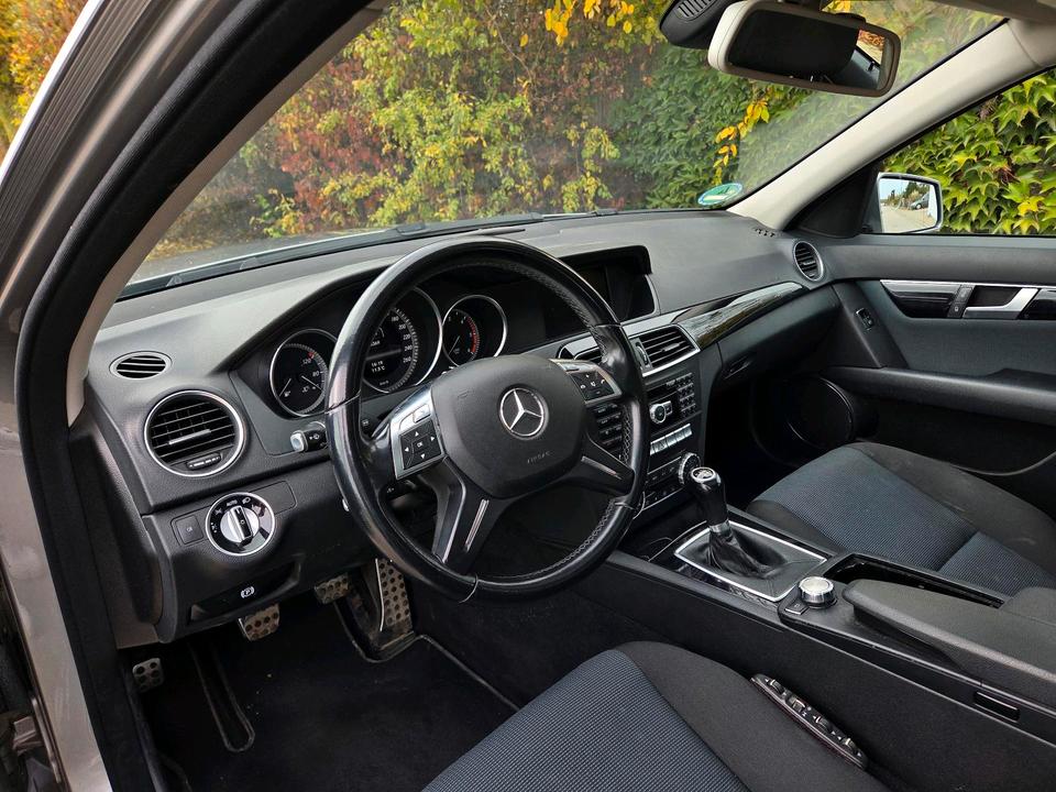 Mercedes Benz C 220 2013 — photo 10
