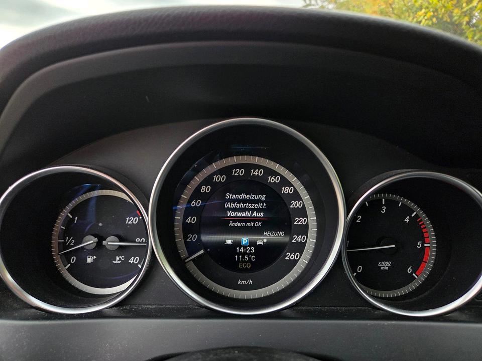 Mercedes Benz C 220 2013 — photo 16