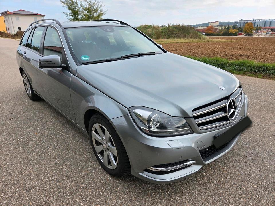 Mercedes Benz C 220 2013 — interior