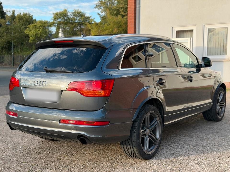Audi Q7 2009 — вигляд ззаду
