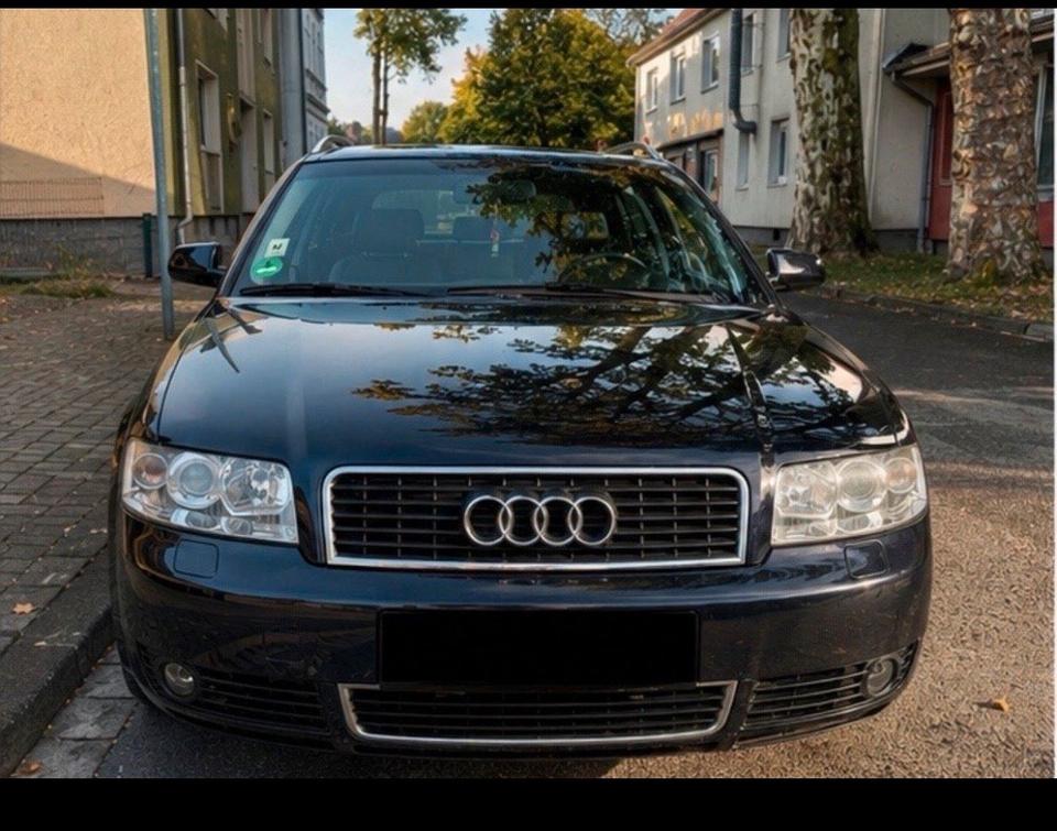 Audi A4 2004 — interior