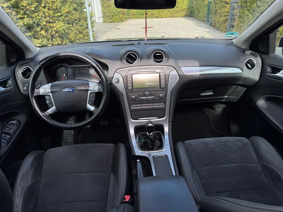 Ford Mondeo 2013 — photo 11