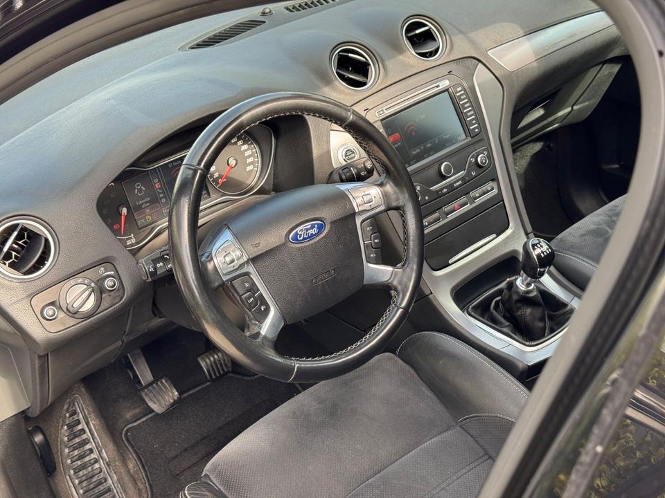 Ford Mondeo 2013 — photo 13