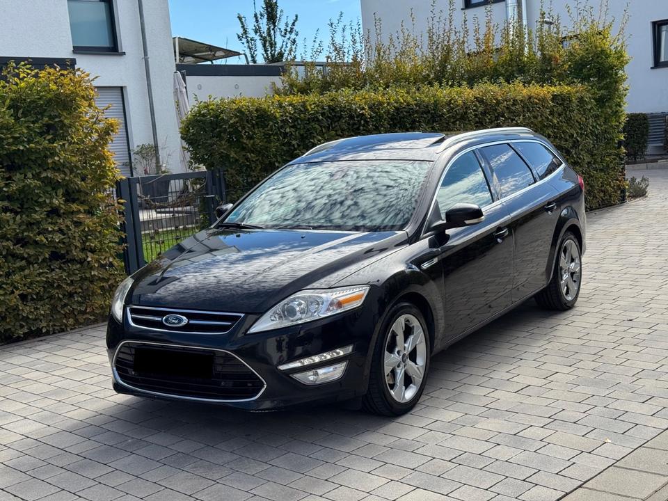 Ford Mondeo 2013 — interior