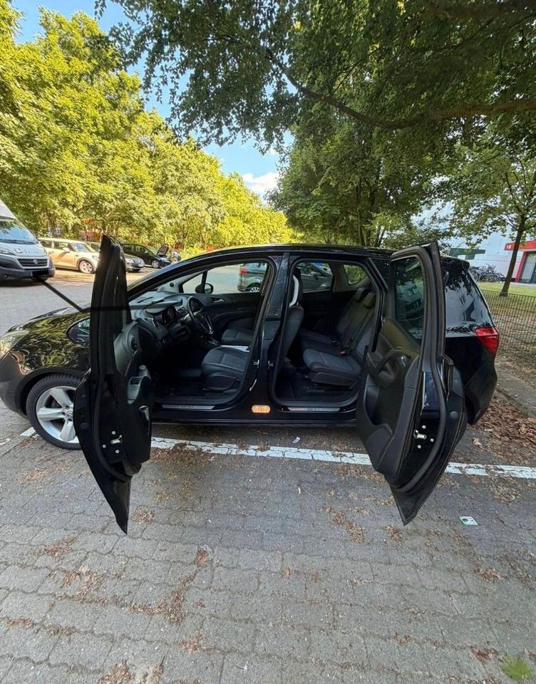 Opel Meriva 2011 — photo 10