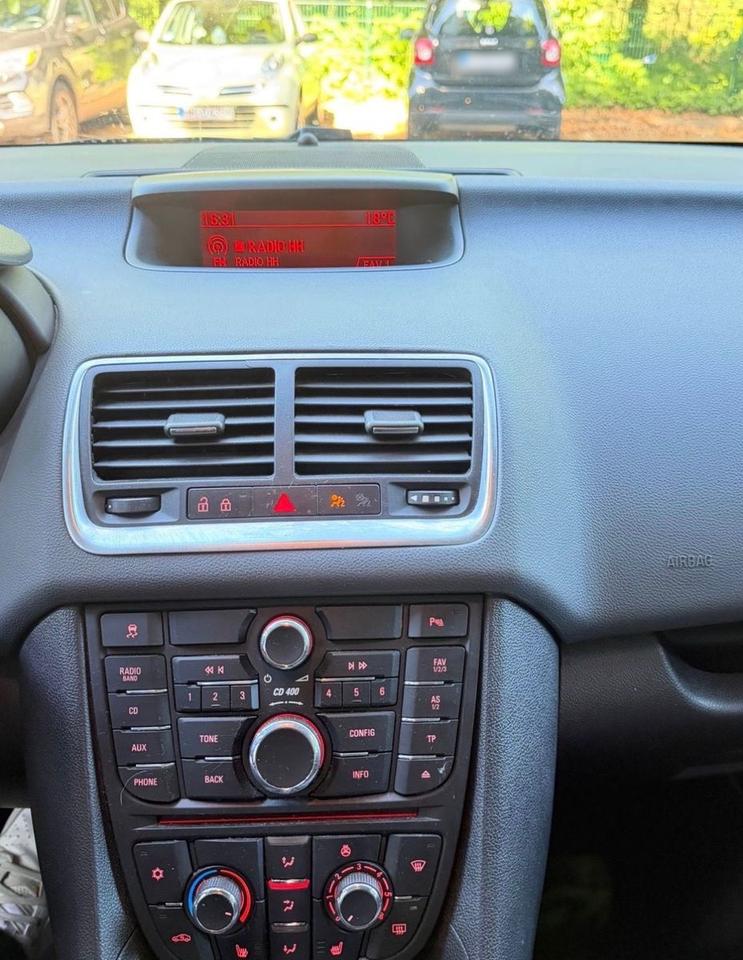 Opel Meriva 2011 — photo 9