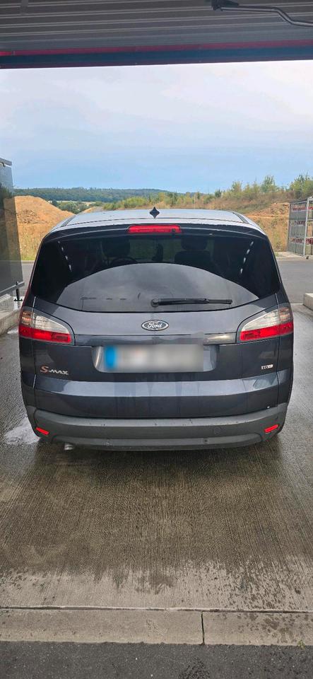 Ford S-Max 2008 — вигляд ззаду