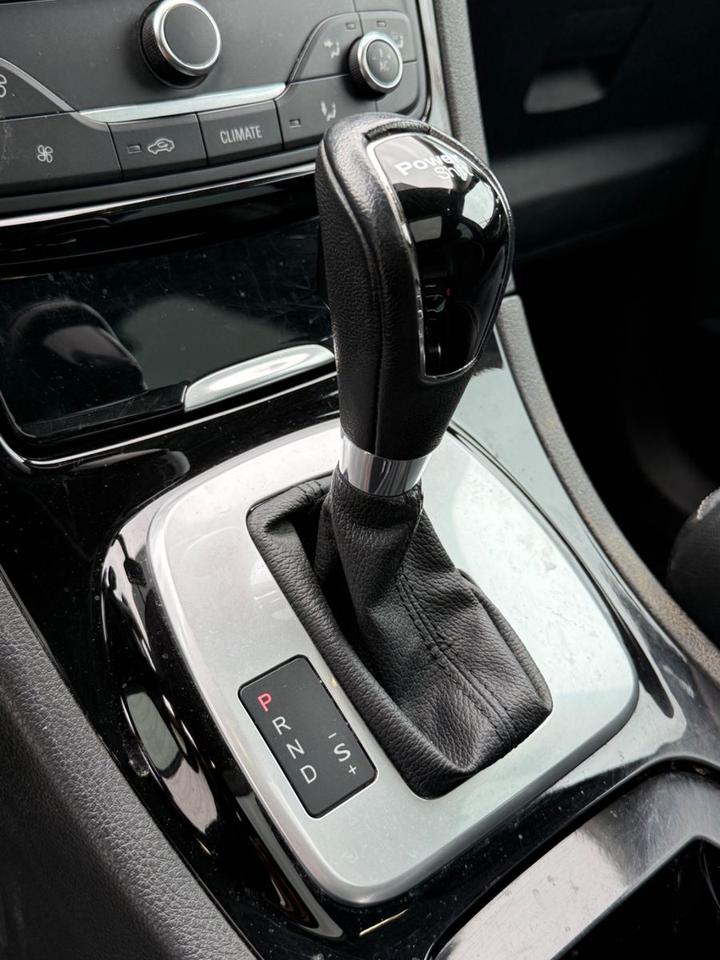 Ford S-Max 2012 — photo 14