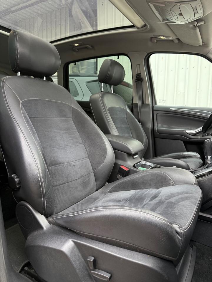 Ford S-Max 2012 — photo 20