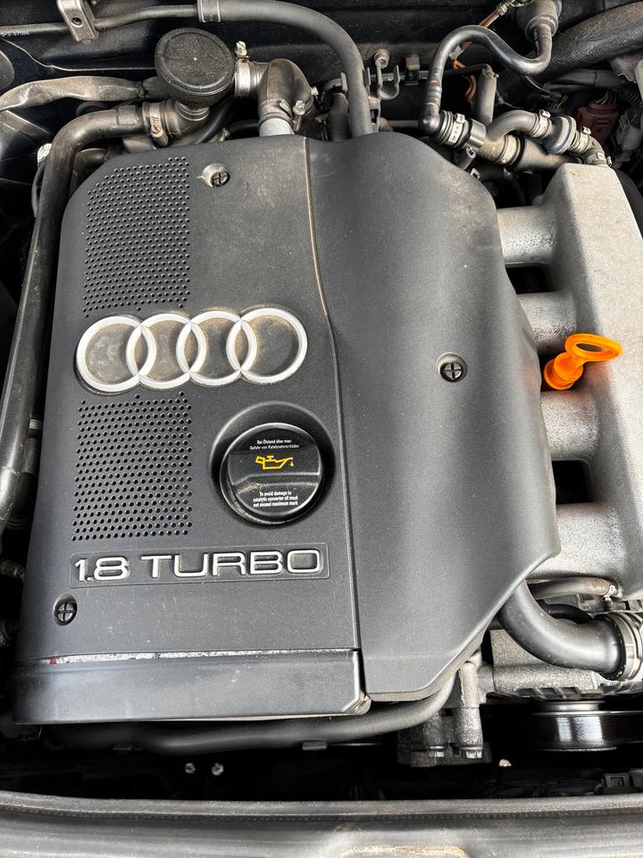 Audi A4 2004 — photo 14