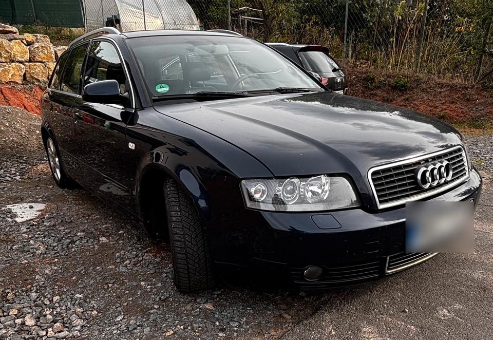 Audi A4 2004 — rear view