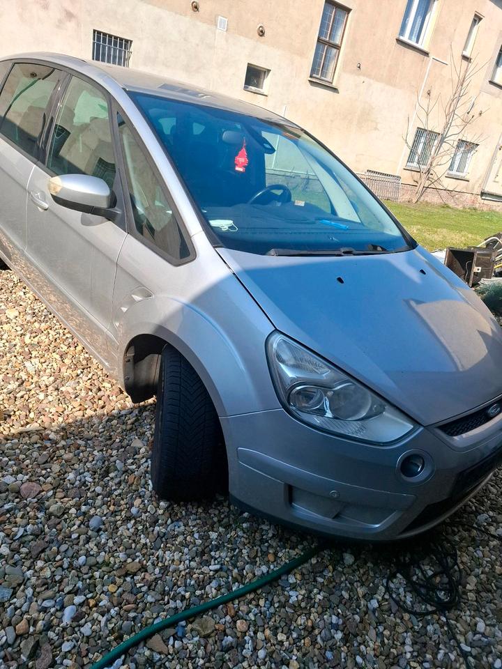 Ford S-Max 2006 — rear view