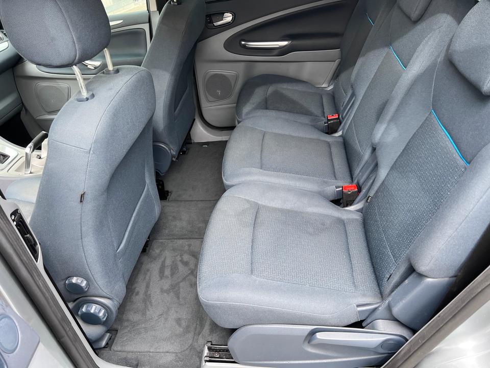 Ford S-Max 2009 — photo 12