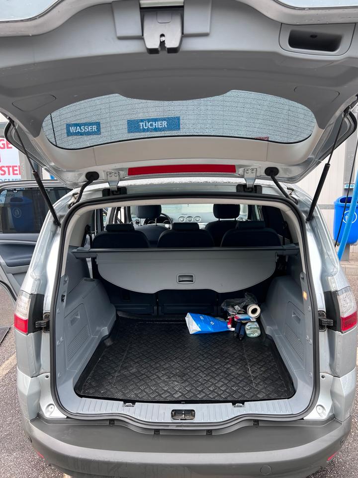 Ford S-Max 2009 — photo 13