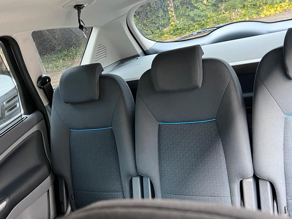 Ford S-Max 2009 — photo 15