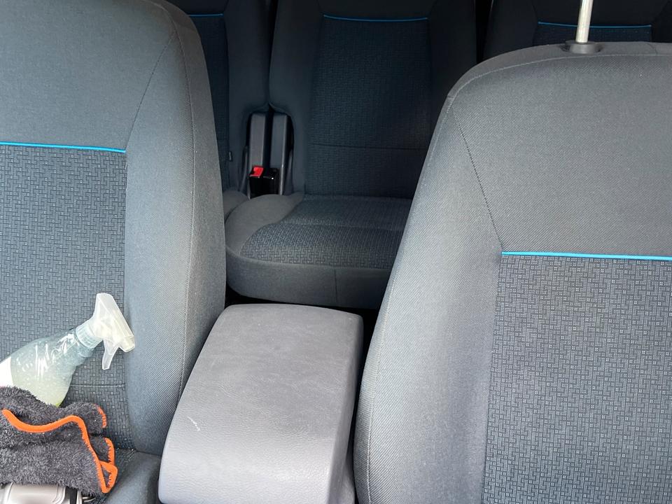 Ford S-Max 2009 — photo 16