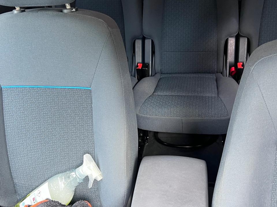 Ford S-Max 2009 — photo 17