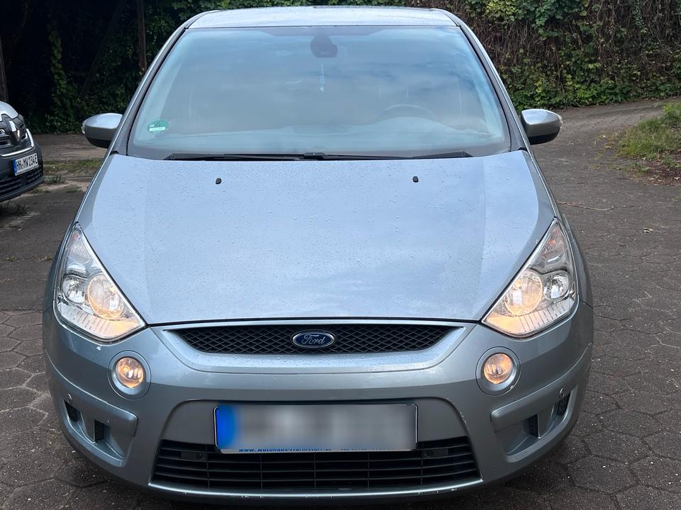 Ford S-Max 2009 — rear view