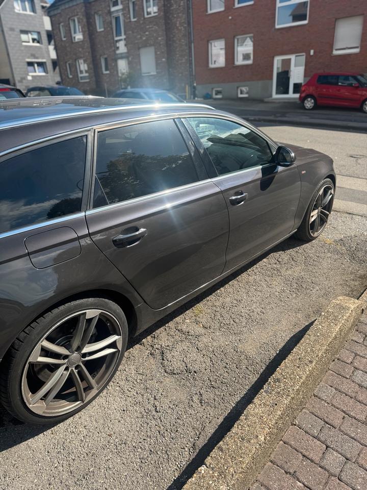 Audi A6 2012 — салон