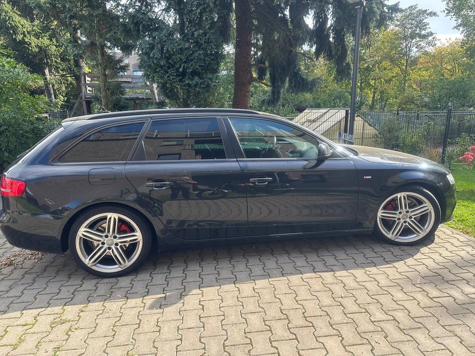 Audi A4 2009 — rear view