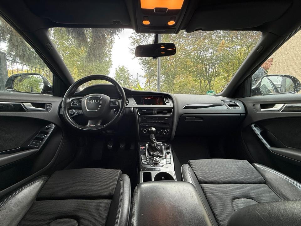 Audi A4 2009 — interior