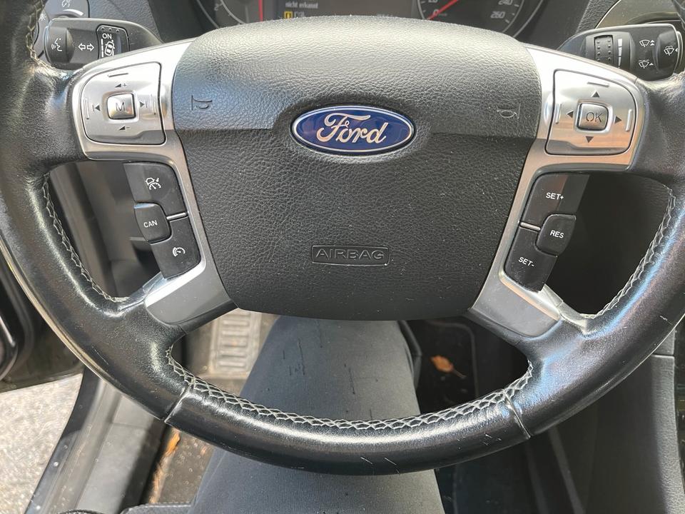 Ford S-Max 2013 — photo 11