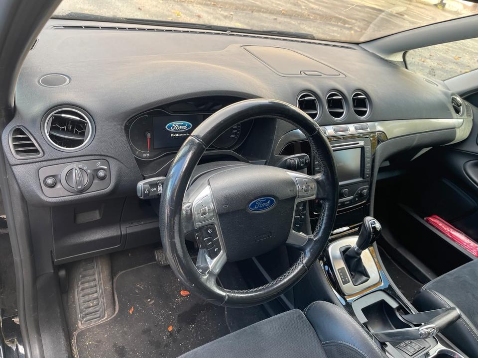 Ford S-Max 2013 — photo 13
