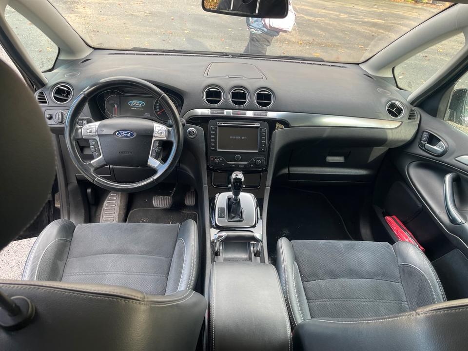 Ford S-Max 2013 — photo 16