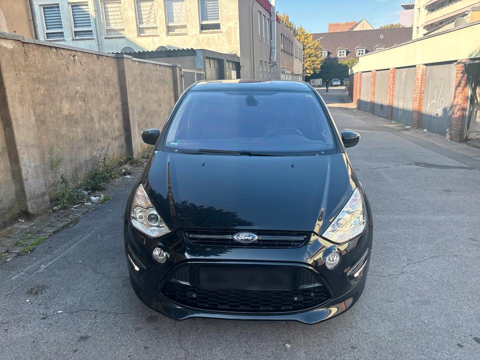 Ford S-Max 2011 — вигляд ззаду