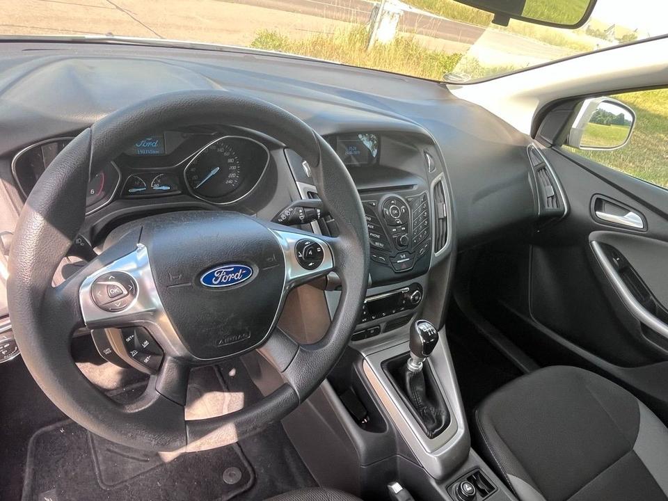 Ford Focus 2013 — photo 9
