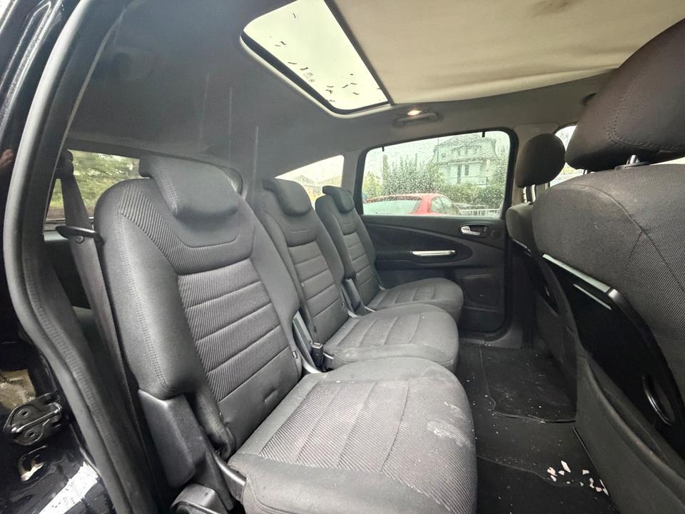 Ford S-Max 2011 — photo 12